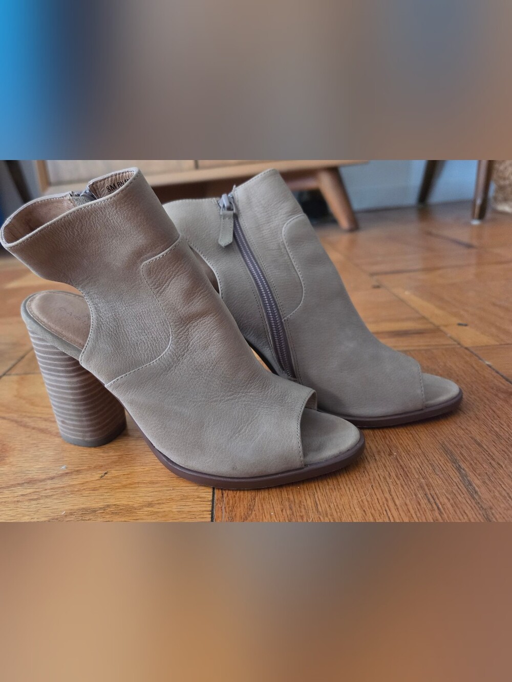 Caslon Women’s Tan suede Peep-Toe Leather Booties with Side Zip - size 8